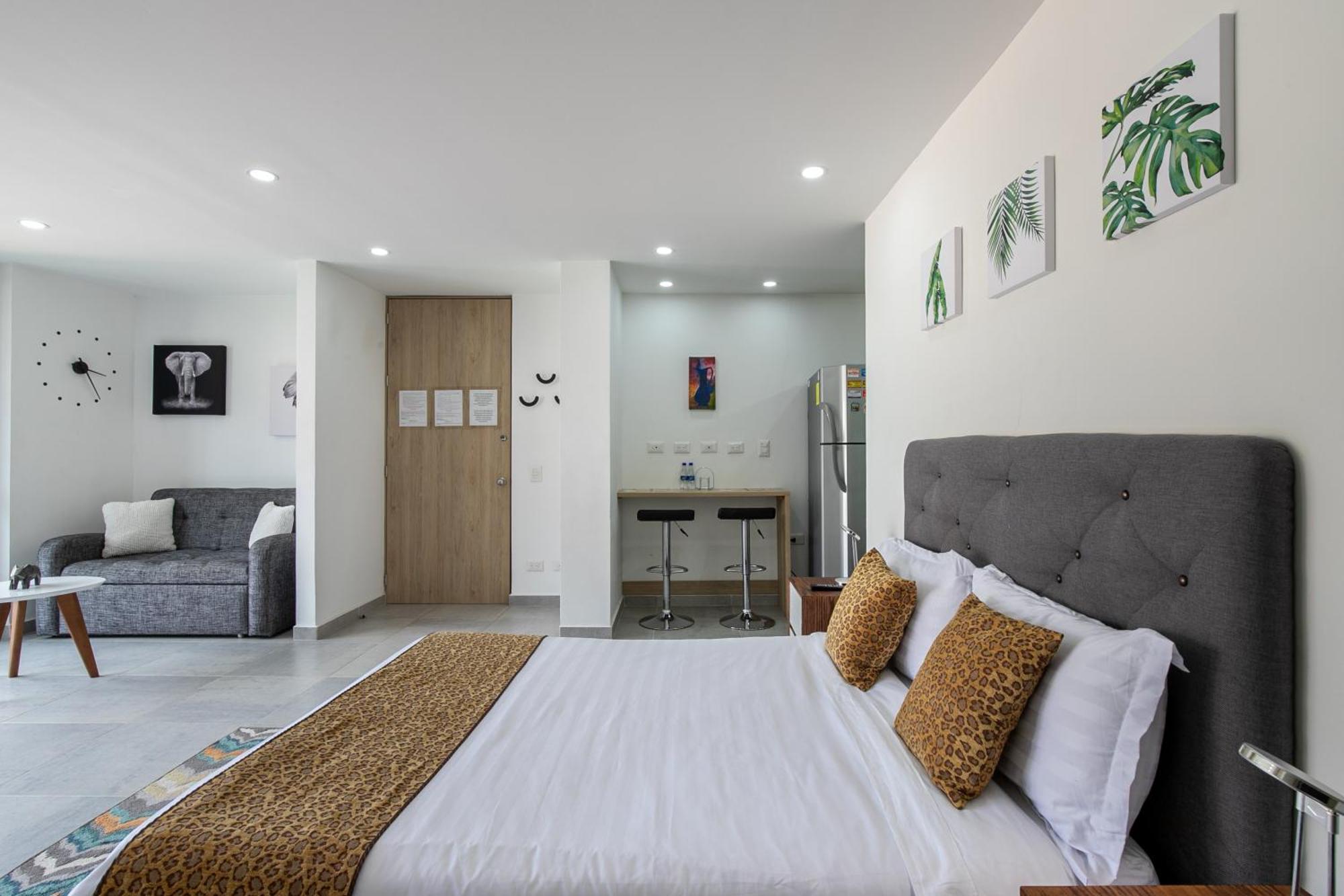 Apartamentos Borbon Suites Medellín Dış mekan fotoğraf