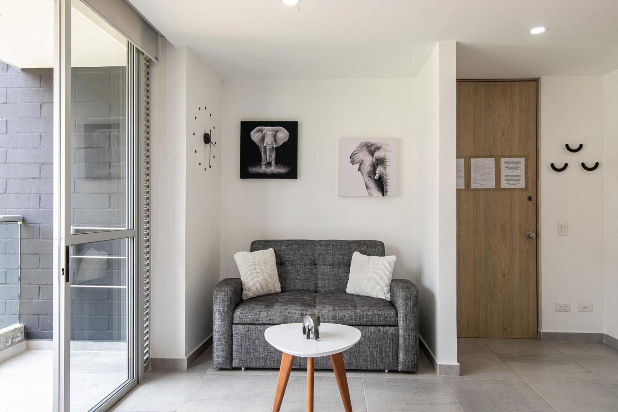 Apartamentos Borbon Suites Medellín Dış mekan fotoğraf
