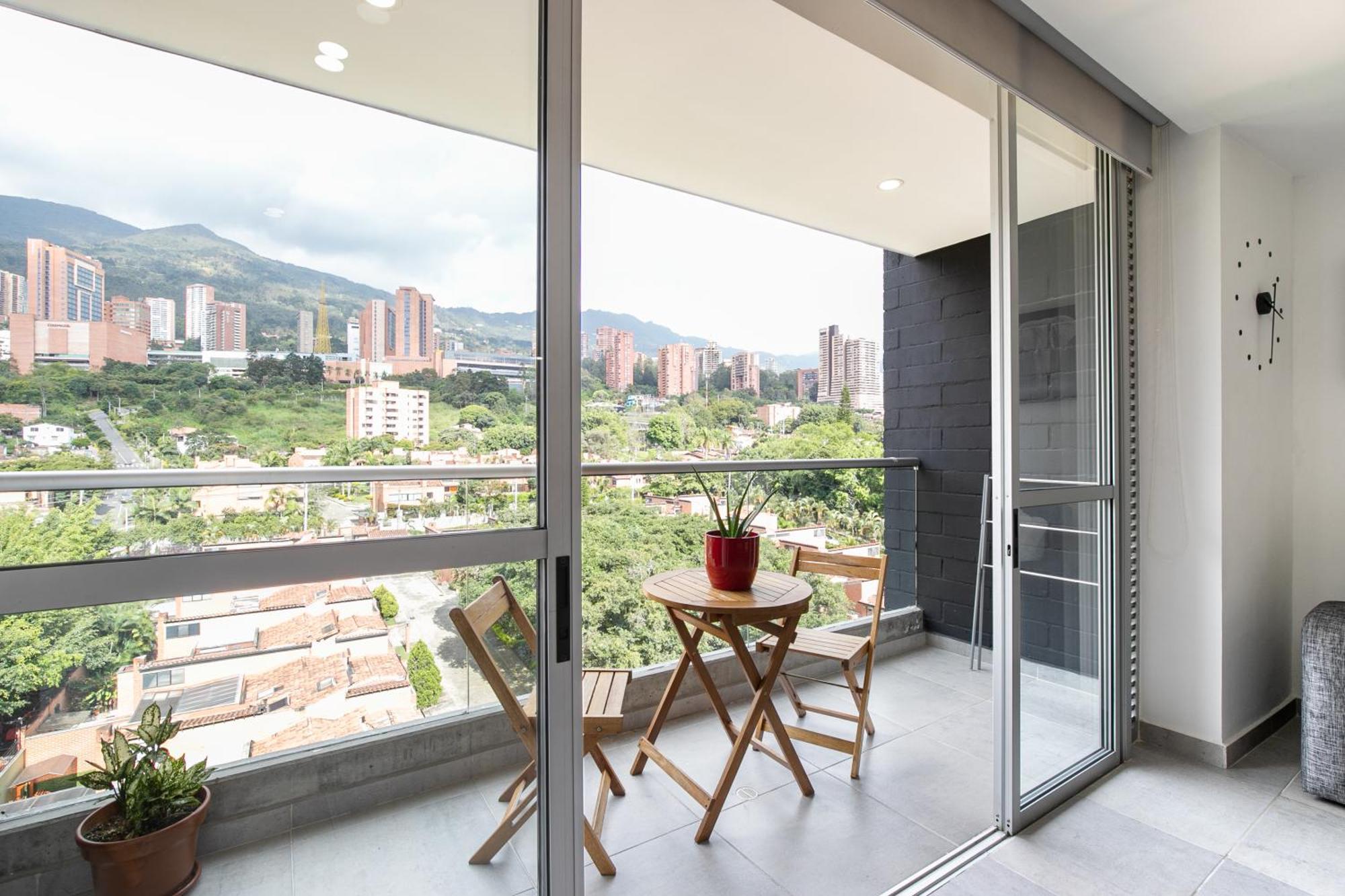 Apartamentos Borbon Suites Medellín Dış mekan fotoğraf