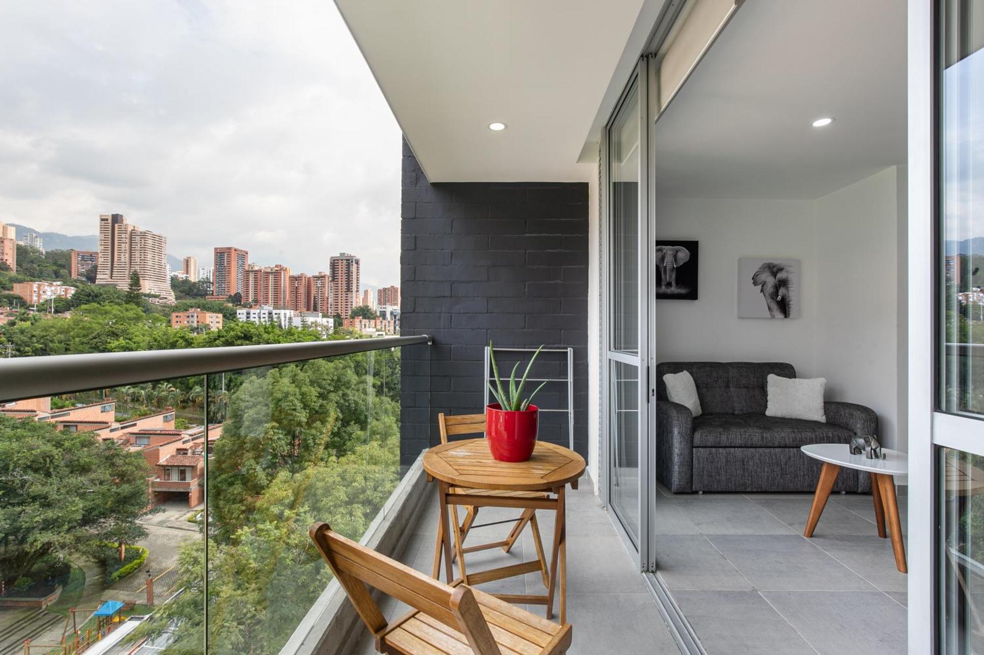 Apartamentos Borbon Suites Medellín Dış mekan fotoğraf