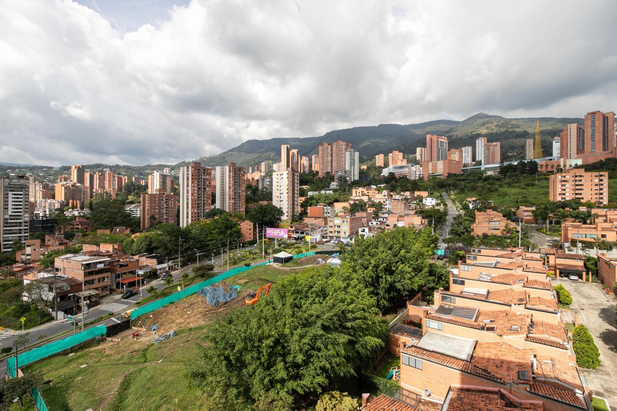 Apartamentos Borbon Suites Medellín Dış mekan fotoğraf