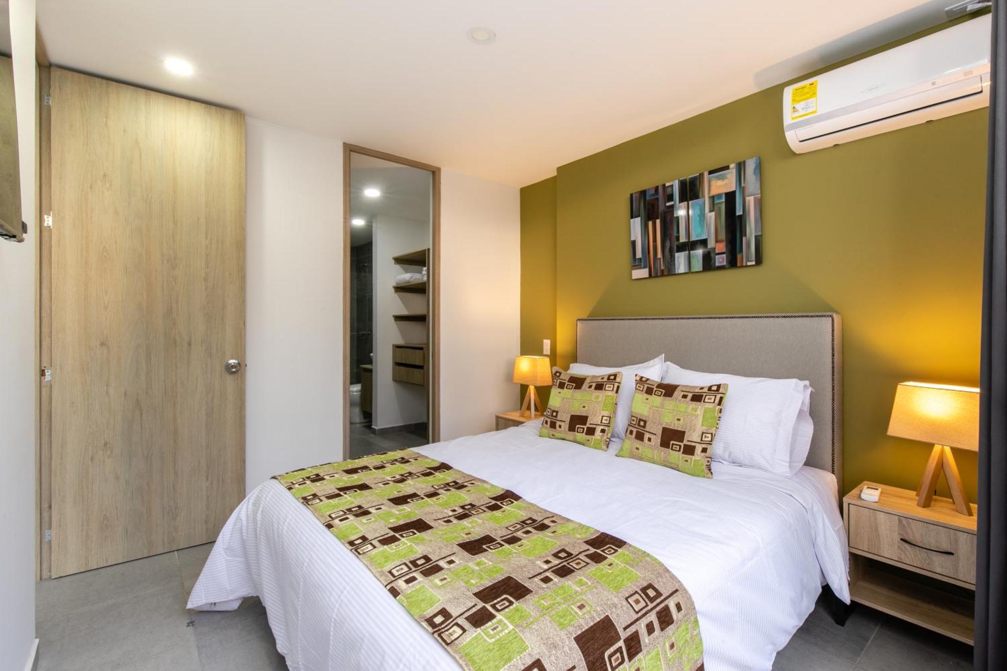 Apartamentos Borbon Suites Medellín Dış mekan fotoğraf