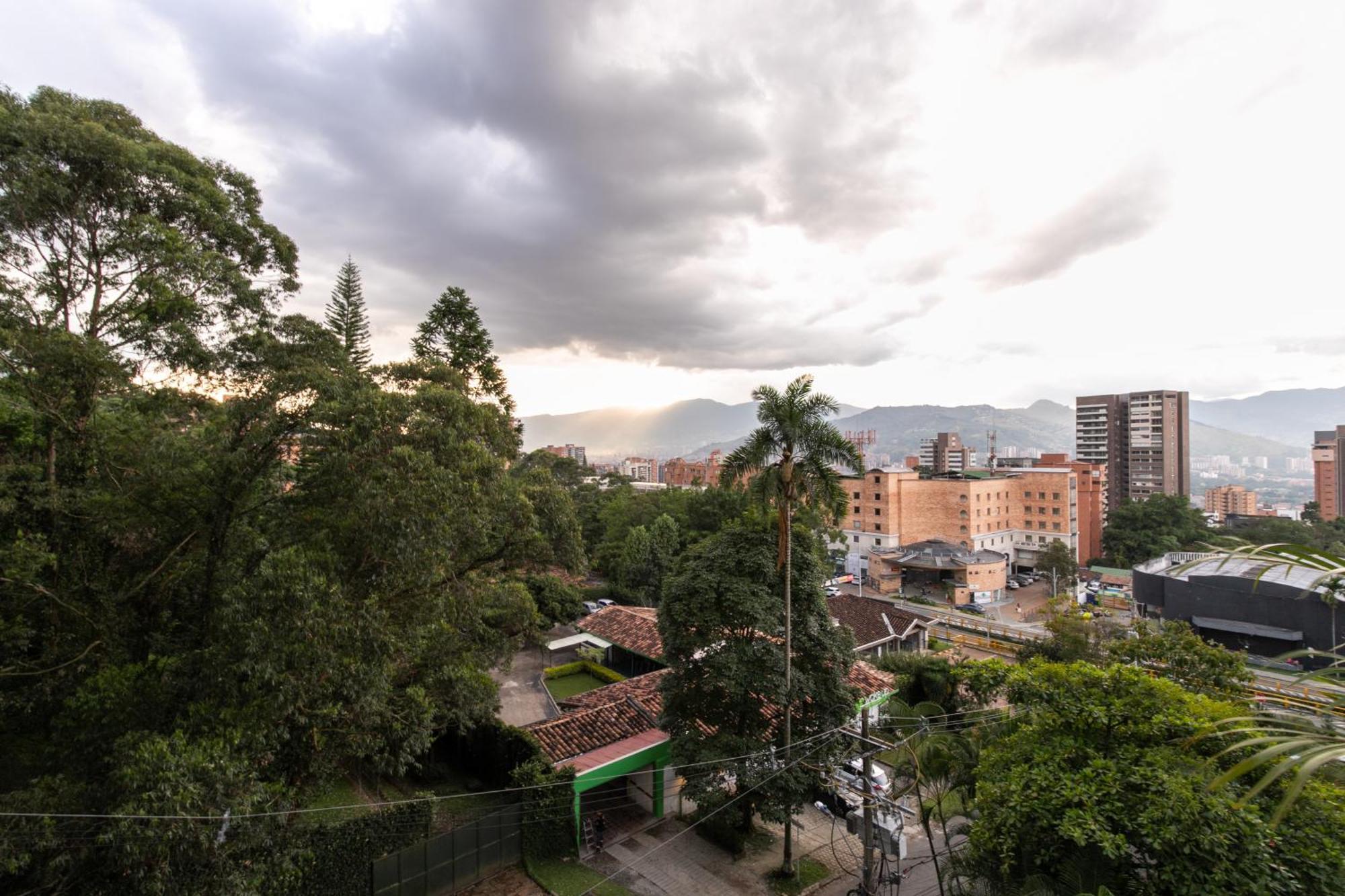 Apartamentos Borbon Suites Medellín Dış mekan fotoğraf