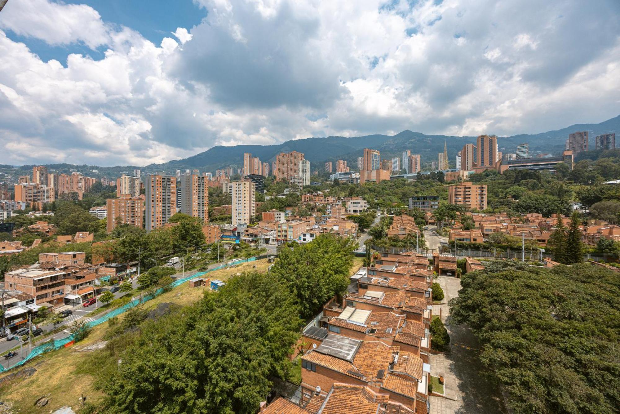 Apartamentos Borbon Suites Medellín Dış mekan fotoğraf